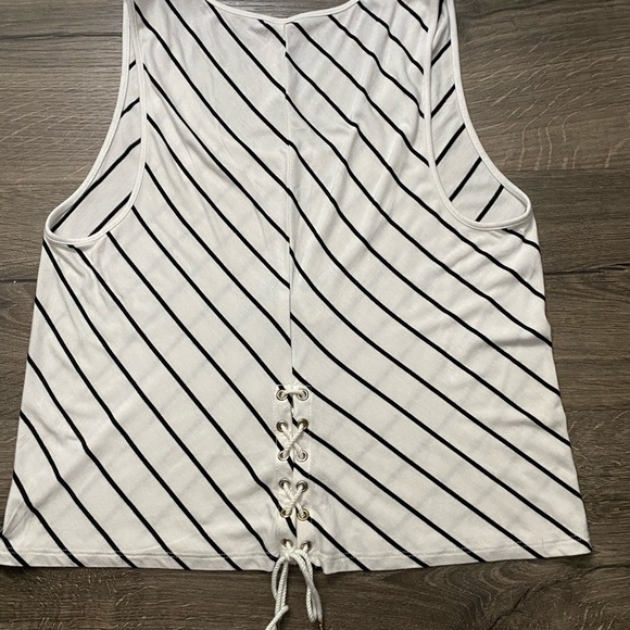 Kensie White and Black Striped Cropped Tank Top - Picture 4 of 7